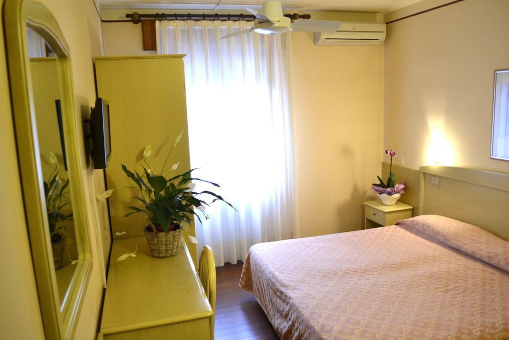 Hotel Ezzelino San Zenone Exterior photo